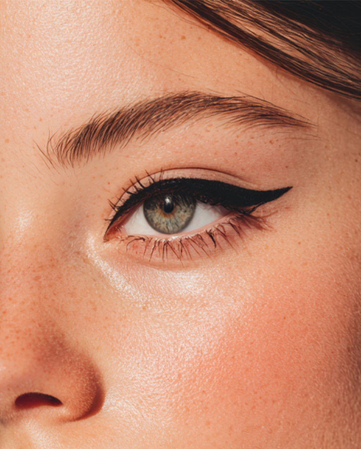 black eyeliner look natural make-up