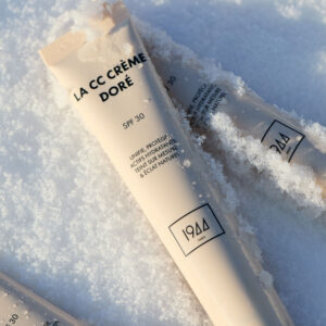 Détail CC Crème Doré SPF 30 1944 Paris, soin teint hydratant au fini lumineux naturel