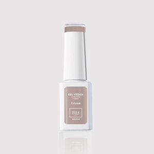 Flacon de vernis semi-permanent gel vegan 1944 Paris teinte Léana, beige rosé doux, sur fond clair minimaliste.