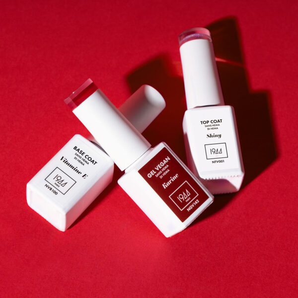 Valentine's Day 1944 Paris perfect manicure set with vitamin E base coat, HEMA- and DI-HEMA-free vegan gel and shiny top coat