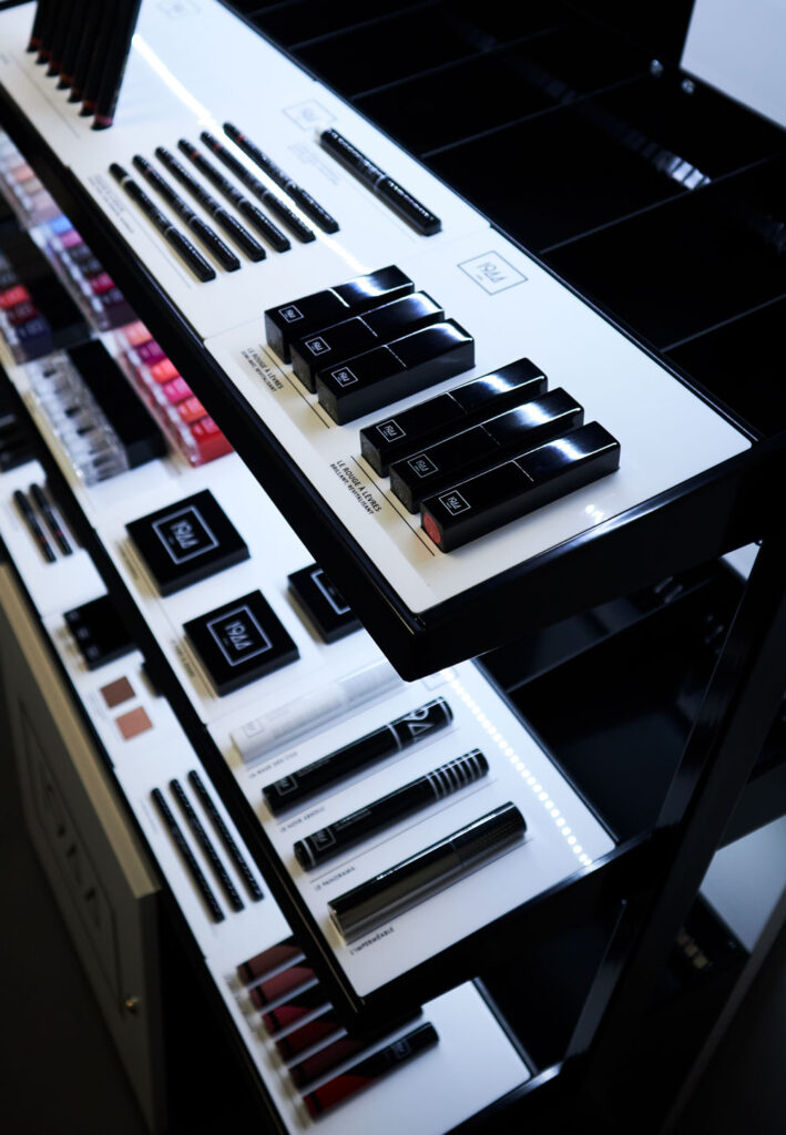 Des implantations de maquillage modulables