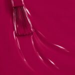 Rendu liquide du vernis à ongles vegan Laura, teinte bordeaux framboise (réf. 3VN118), 1944 Paris