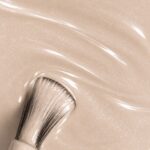Rendu liquide du gel semi-permanent vegan Naïa, teinte nude clair (réf. NGV226), 1944 Paris
