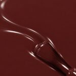 Liquid form of the vegan semi-permanent Mocha nail varnish, burgundy shade (ref. NGV279), 1944 Paris