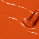 Rendu liquide du gel semi-permanent vegan Ambre, teinte orange (réf. NGV309), 1944 Paris