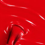 Rendu liquide du gel semi-permanent vegan Eugénie, teinte rouge (réf. NGV311), 1944 Paris